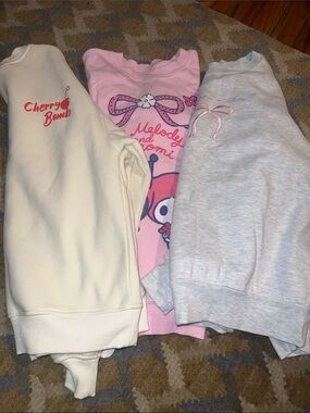 Sanrio Trio Sweatshirt Set in Pink, Cream, Light Gray
